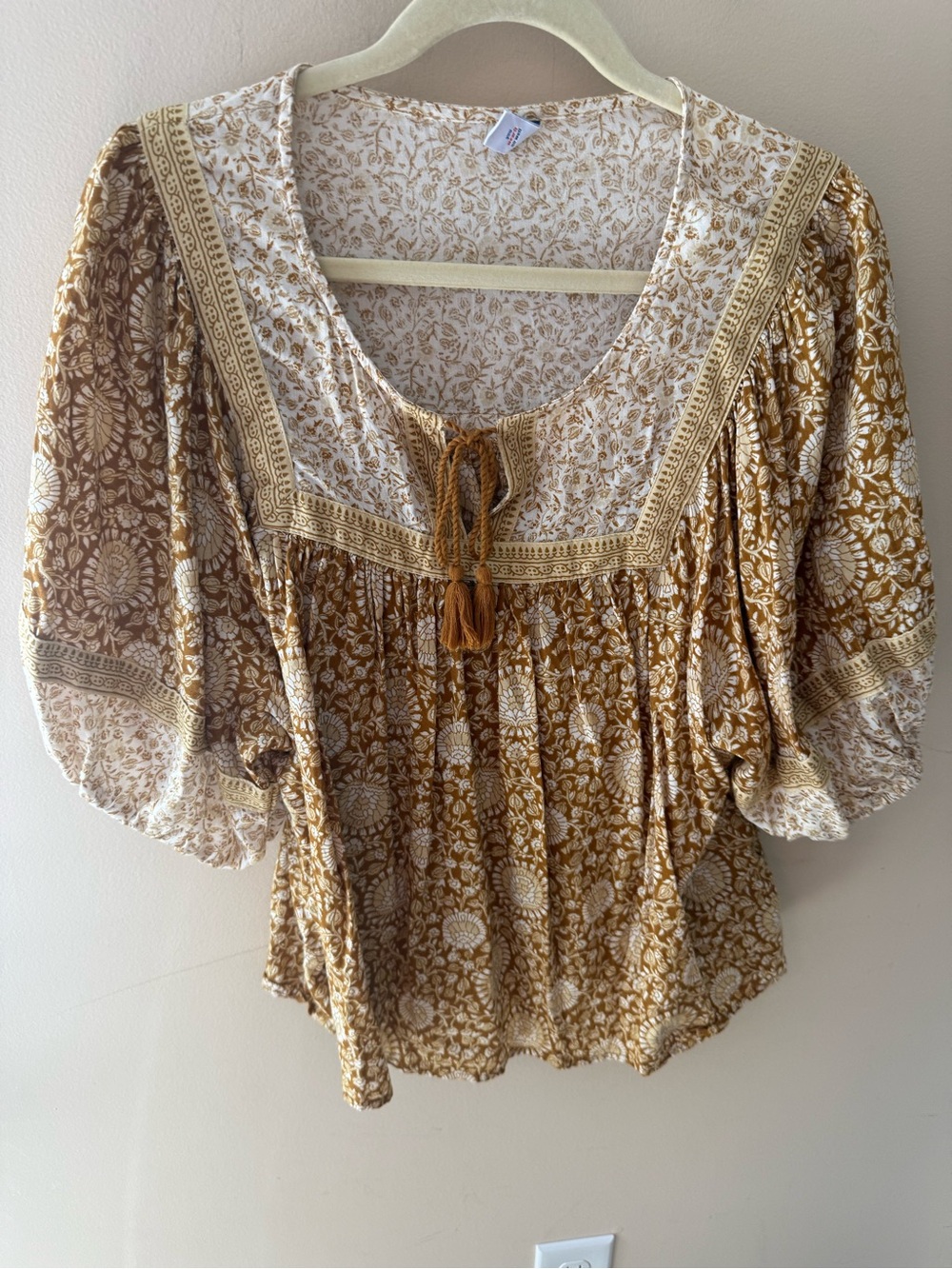 Old Navy | Elbow-Length Split-Neck Floral-Print Poet Swing Blouse Gold size XL